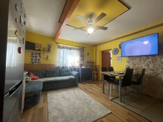 Eladó 69 m²-escsaládi ház Csörög, Kolozsvári utca: 49'500'000 Ft