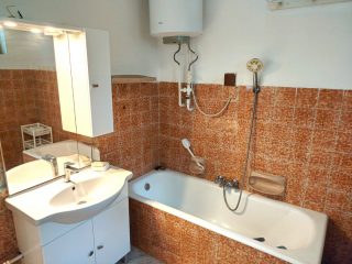 Eladó 125 m²-escsaládi ház Csörög, Központ: 59'900'000 Ft