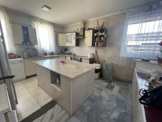 Eladó 250 m²-escsaládi ház Dabas, Központ közeli utca: 168'000'000 Ft