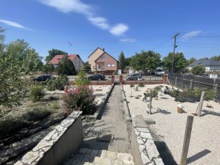 Eladó 250 m²-escsaládi ház Dabas, Központ közeli utca: 168'000'000 Ft