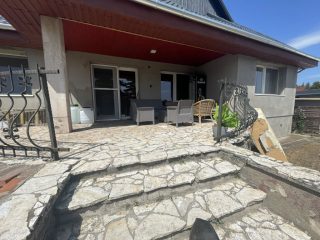 Eladó 250 m²-escsaládi ház Dabas, Központ közeli utca: 168'000'000 Ft