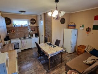 Eladó 30000 m²-esmezőgazdasági ingatlan Dabas, Városközpont közeli utca: 195'000'000 Ft