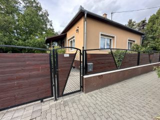 Eladó 90 m²-escsaládi ház Dabas, Városközponti: 129'900'000 Ft