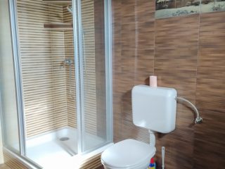 Eladó 145 m²-escsaládi ház Délegyháza, Bányász sor: 164'900'000 Ft