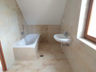 Eladó 145 m²-escsaládi ház Délegyháza, Bányász sor: 164'900'000 Ft