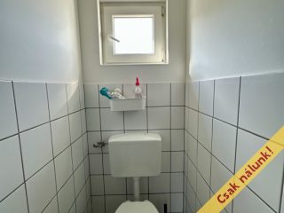 Eladó 70 m²-escsaládi ház Délegyháza, Délegyházi-tavak: 69'900'000 Ft