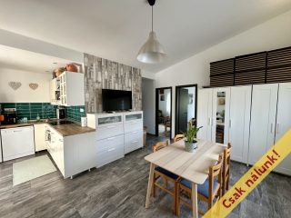 Eladó 70 m²-escsaládi ház Délegyháza, Délegyházi-tavak: 69'900'000 Ft