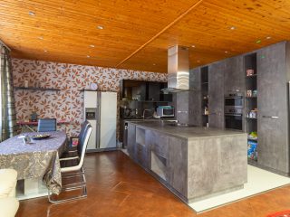 Eladó 350 m²-escsaládi ház Délegyháza, Nagycsaládos ház: 139'900'000 Ft