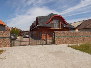 Eladó 350 m²-escsaládi ház Délegyháza, Nagycsaládos ház: 139'900'000 Ft