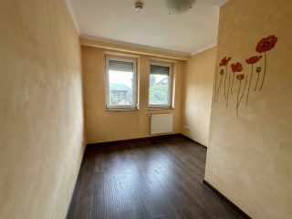 Eladó 98 m²-escsaládi ház Délegyháza, Tóparti: 119'000'000 Ft