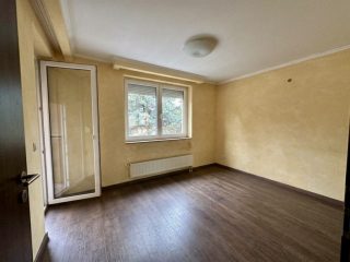 Eladó 98 m²-escsaládi ház Délegyháza, Tóparti: 119'000'000 Ft