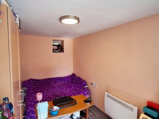 Eladó 95 m²-escsaládi ház Dinnyés, Központi utca: 93'000'000 Ft