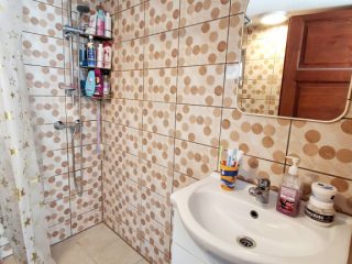 Eladó 95 m²-escsaládi ház Dinnyés, Központi utca: 93'000'000 Ft