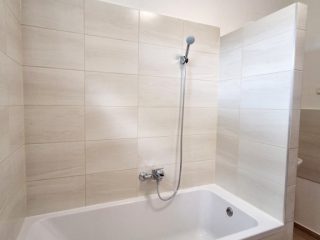 Kiadó 100 m²-esházrész Dinnyés, Pákozdi utca: 250'000 Ft