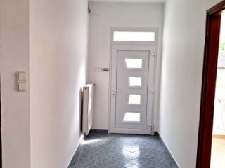 Kiadó 100 m²-esházrész Dinnyés, Pákozdi utca: 250'000 Ft