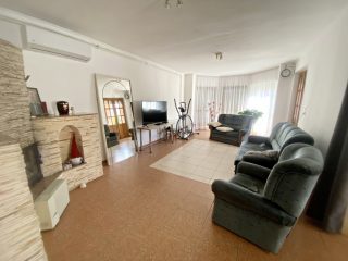 Eladó 170 m²-escsaládi ház Domony, Erdő utca: 83'000'000 Ft