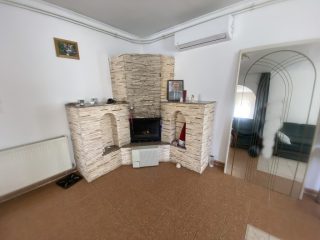 Eladó 170 m²-escsaládi ház Domony, Erdő utca: 83'000'000 Ft