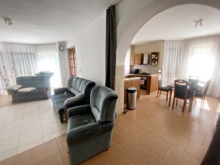 Eladó 170 m²-escsaládi ház Domony, Erdő utca: 83'000'000 Ft