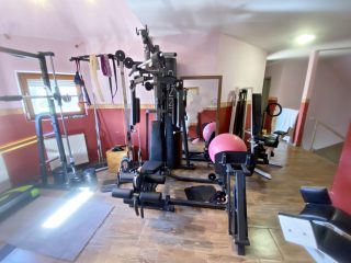 Eladó 170 m²-escsaládi ház Domony, Erdő utca: 83'000'000 Ft