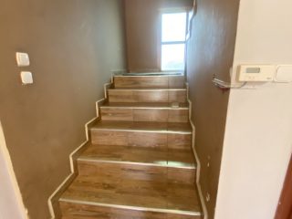 Eladó 170 m²-escsaládi ház Domony, Erdő utca: 83'000'000 Ft