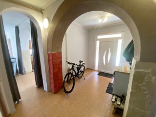 Eladó 170 m²-escsaládi ház Domony, Erdő utca: 83'000'000 Ft