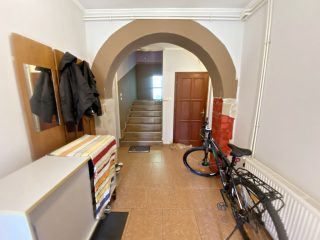 Eladó 170 m²-escsaládi ház Domony, Erdő utca: 83'000'000 Ft