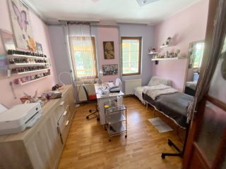 Eladó 170 m²-escsaládi ház Domony, Erdő utca: 83'000'000 Ft