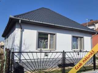 Eladó 90 m²-escsaládi ház Domony, Tavasz utca: 63'000'000 Ft