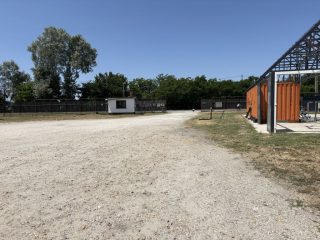 Eladó 1065 m²-esegyéb üzlethelyiség Dömsöd, gumis tanya: 380'000'000 Ft