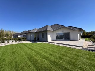 Eladó 214 m²-escsaládi ház Dunaharaszti, EXKLUZÍV, ZÁRT LAKÓPARK utca: 250'000'000 Ft