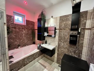 Eladó 135 m²-escsaládi ház Dunaharaszti, Kétgenerációs ház: 114'500'000 Ft