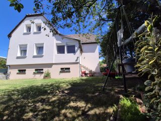 Eladó 160 m²-escsaládi ház Dunaharaszti, Központi elhelyezkedés: 129'900'000 Ft