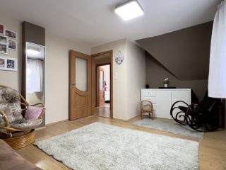 Eladó 160 m²-escsaládi ház Dunaharaszti, Központi elhelyezkedés: 129'900'000 Ft