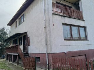 Eladó 208 m²-escsaládi ház Dunaharaszti, Toldi Miklós út közeli utca: 89'900'000 Ft