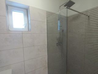 Eladó 96 m²-estársasházi lakás Dunakeszi, Alag: 119'000'000 Ft