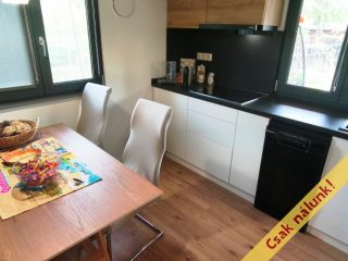 Eladó 50 m²-escsaládi ház Dunakeszi, Csurgó köz: 79'900'000 Ft