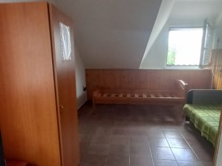 Eladó 550 m²-escsaládi ház Dunakeszi, Dunakeszi-Gyártelep állomáshoz közel: 348'000'000 Ft