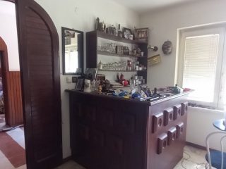 Eladó 550 m²-escsaládi ház Dunakeszi, Dunakeszi-Gyártelep állomáshoz közel: 348'000'000 Ft