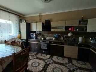 Eladó 200 m²-escsaládi ház Dunakeszi, Fő út közeli utca: 157'000'000 Ft