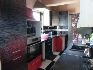 Eladó 200 m²-escsaládi ház Dunakeszi, Fő út közeli utca: 157'000'000 Ft