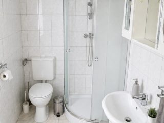 Eladó 170 m²-esikerház Dunakeszi, Révdűlőben 5 szobás ikerházfél ELADÓ: 144'900'000 Ft