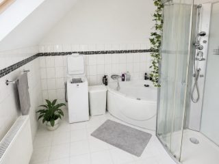 Eladó 170 m²-esikerház Dunakeszi, Révdűlőben 5 szobás ikerházfél ELADÓ: 144'900'000 Ft