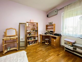 Eladó 200 m²-escsaládi ház Dunakeszi, Tavasz utca: 159'900'000 Ft
