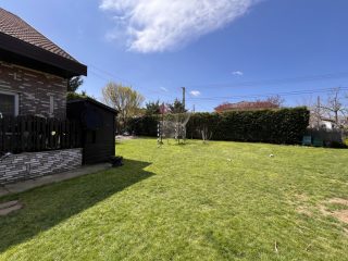 Eladó 200 m²-escsaládi ház Dunakeszi, Tavasz utca: 159'900'000 Ft