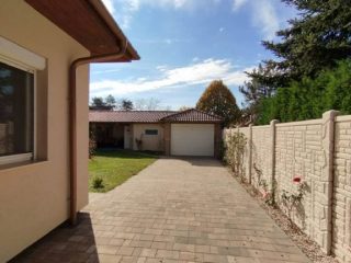 Eladó 200 m²-escsaládi ház Dunakeszi, Újszerű családi ház frekventált helyen eladó!: 245'000'000 Ft