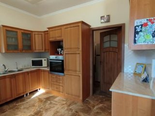 Eladó 200 m²-escsaládi ház Dunakeszi, Újszerű családi ház frekventált helyen eladó!: 245'000'000 Ft