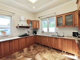 Eladó 200 m²-escsaládi ház Dunakeszi, Újszerű családi ház frekventált helyen eladó!: 245'000'000 Ft