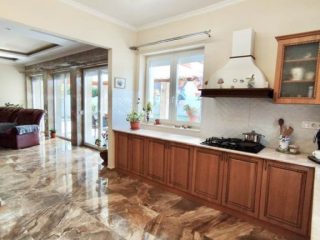 Eladó 200 m²-escsaládi ház Dunakeszi, Újszerű családi ház frekventált helyen eladó!: 245'000'000 Ft