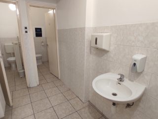 Eladó 82 m²-esüzlethelyiség utcai bejárattal Dunaújváros, Apáczai Csere János utca: 55'000'000 Ft