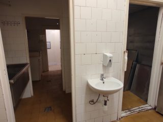 Eladó 82 m²-esüzlethelyiség utcai bejárattal Dunaújváros, Apáczai Csere János utca: 55'000'000 Ft